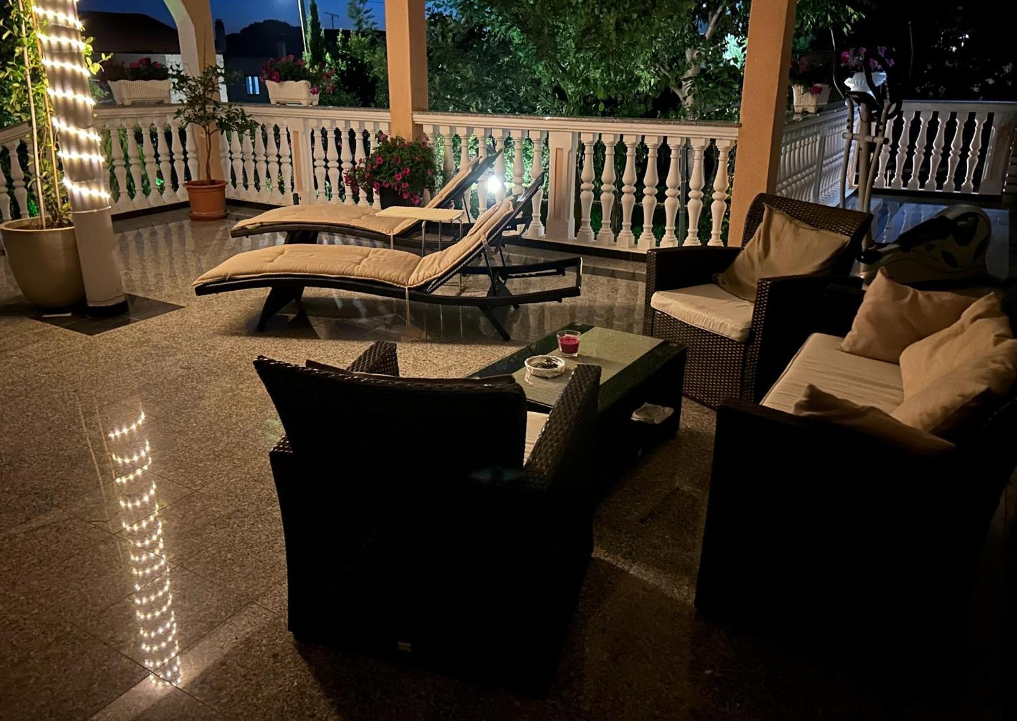 Holiday Home Villa Romantica Свети-Филип-и-Яков Экстерьер фото